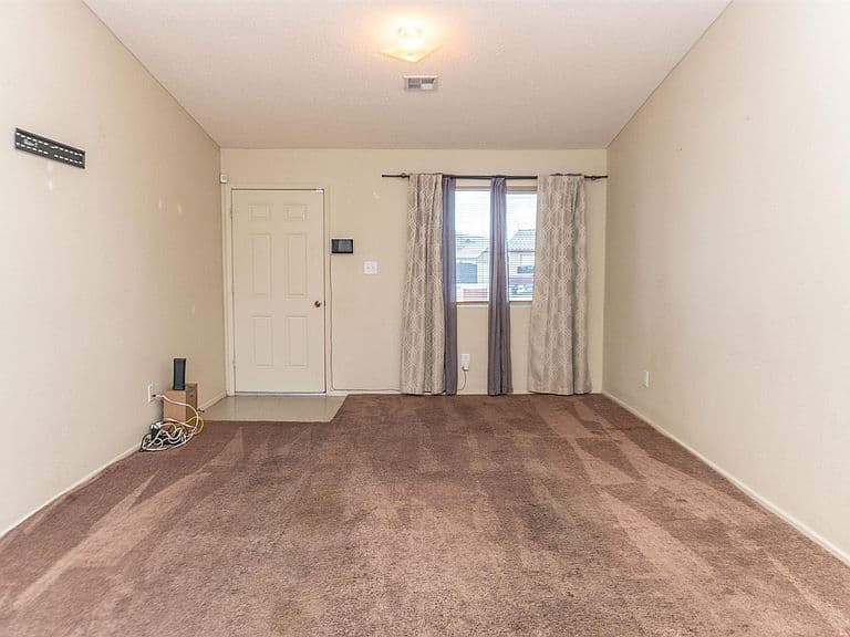 3605 S Isabel Dr photo 5