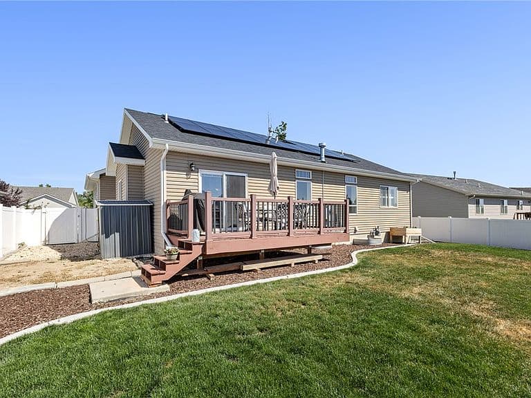 406 Roundhouse Dr photo 4