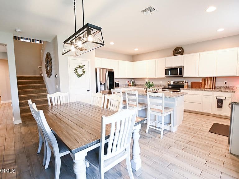 17867 W JESSIE Lane photo 1