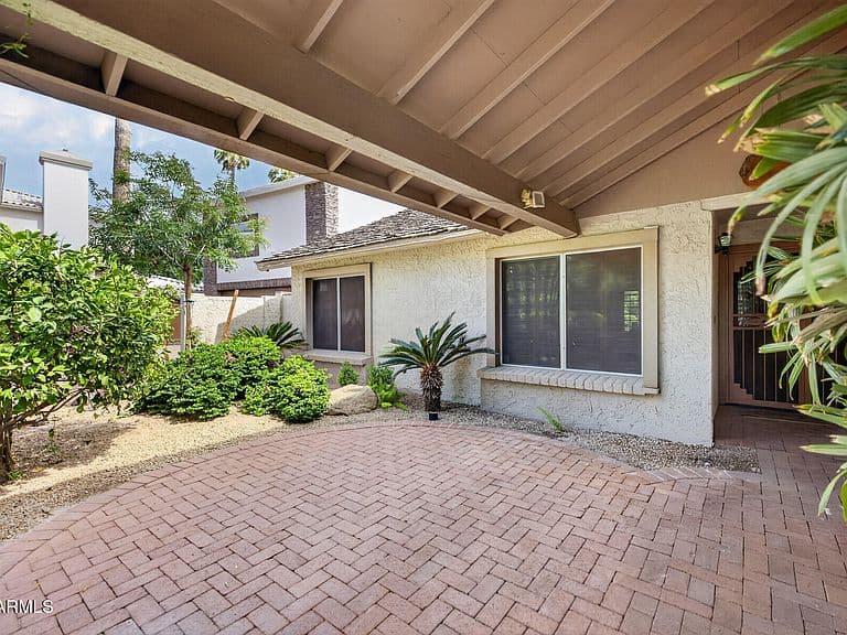 975 E LOBSTER TRAP Lane photo 4