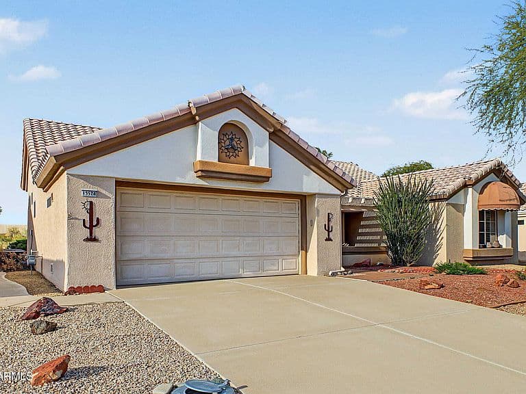 15524 W SKY HAWK Drive photo 2