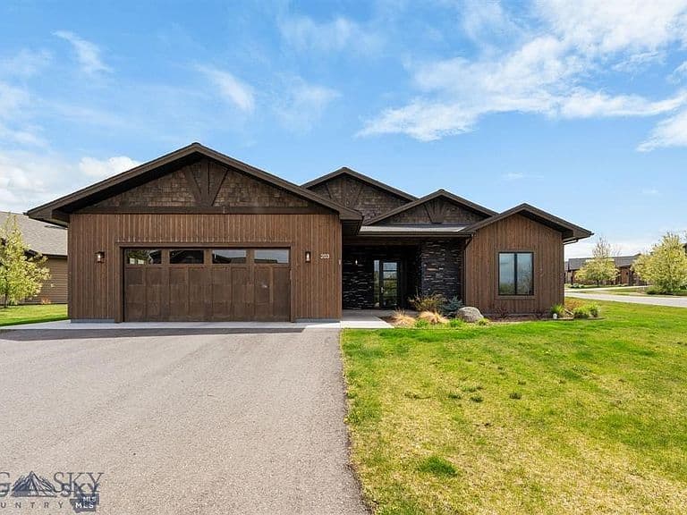 203 Wickwire Way photo 1