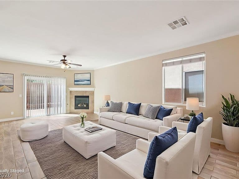 8723 Evan Lilas St photo 3