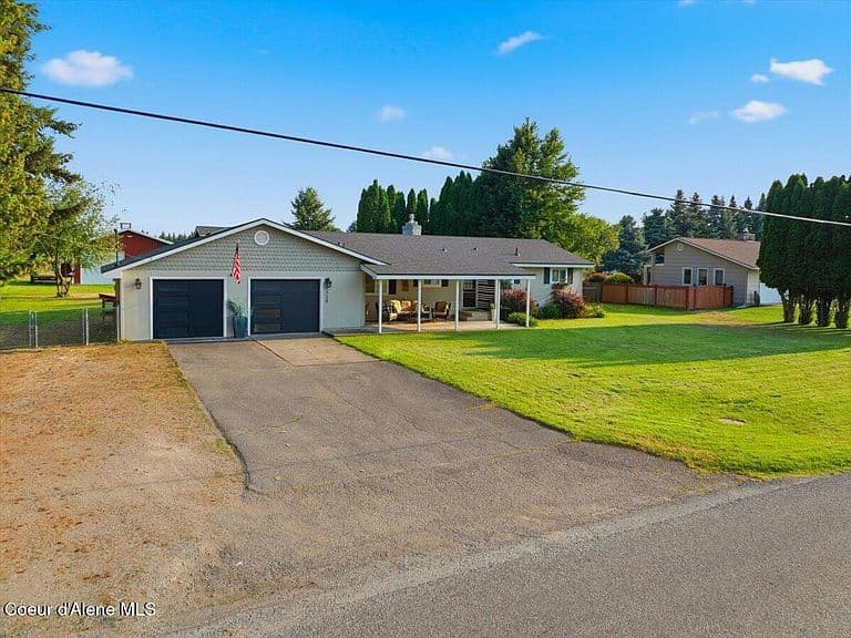 1724 E Hanley Ave photo 3