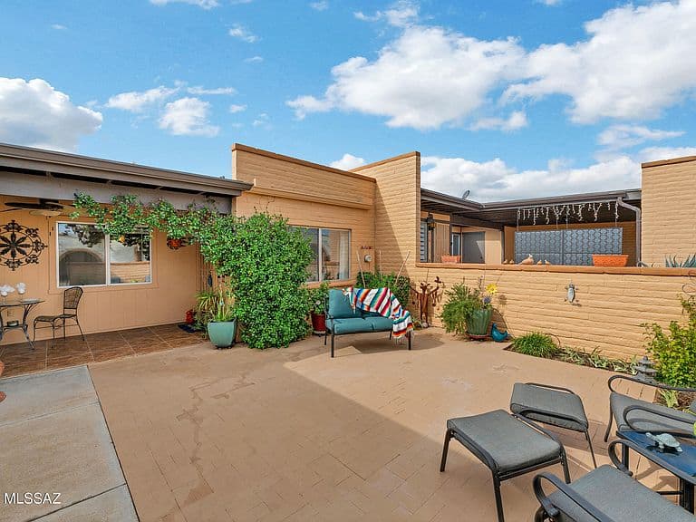1399 W Camino Tolteca photo 5