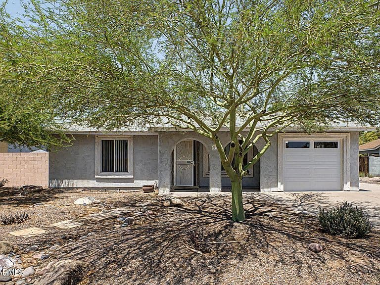 1510 W MARLBORO Drive photo 1