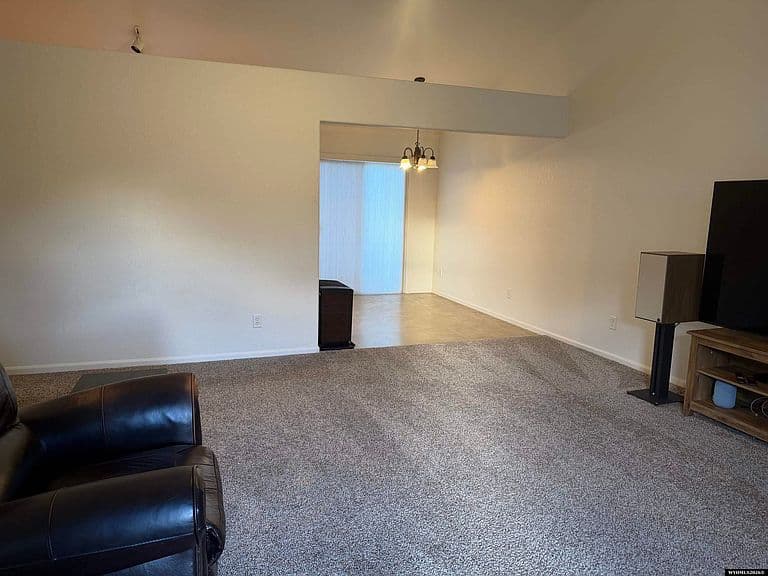 3006 Lerwick Dr photo 3