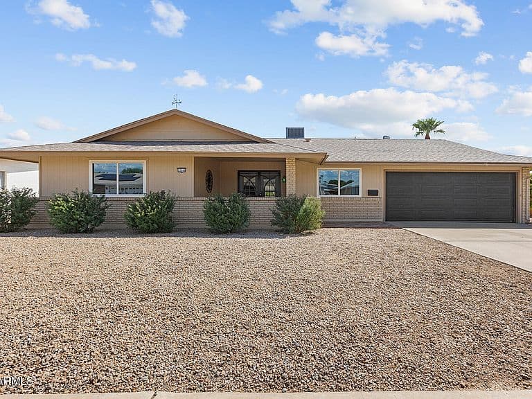 10944 W SARATOGA Circle photo 1