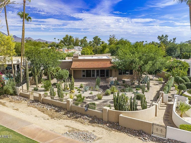 8340 E CALLE DE ALEGRIA -- photo 1