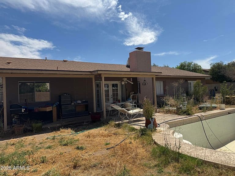 1068 W Medina Avenue photo 4