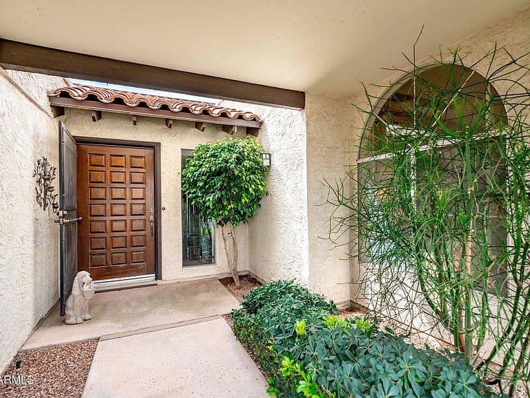 7337 E MONTEBELLO Avenue photo 4