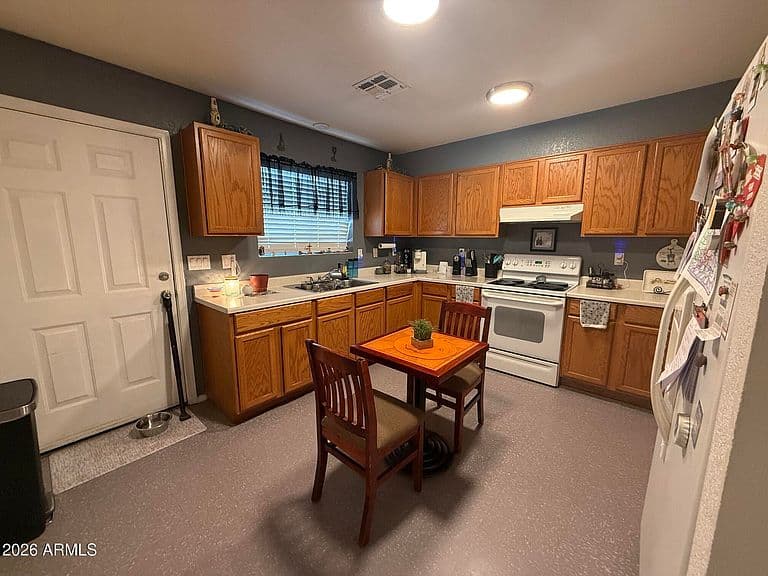 232 E MORELOS Street photo 4