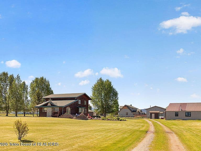 92 Moose Manor Ln photo 3