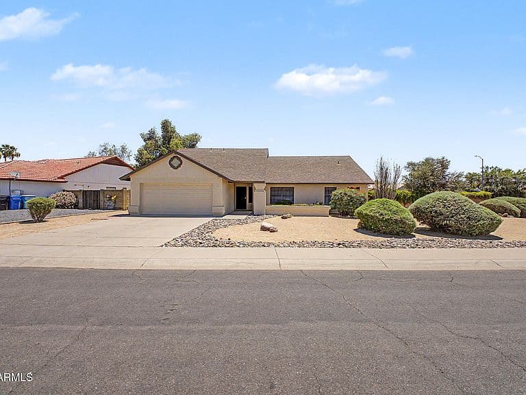 15007 N 43RD Street photo 1