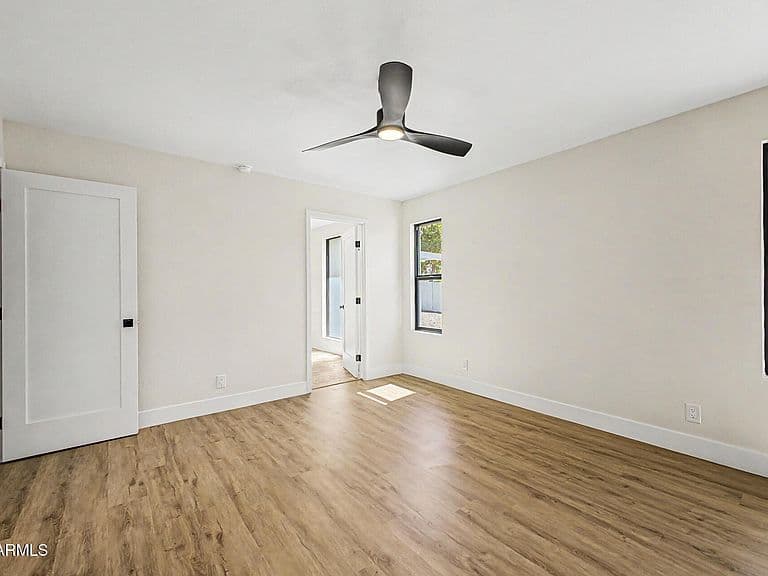 6014 S DORSEY Lane photo 5