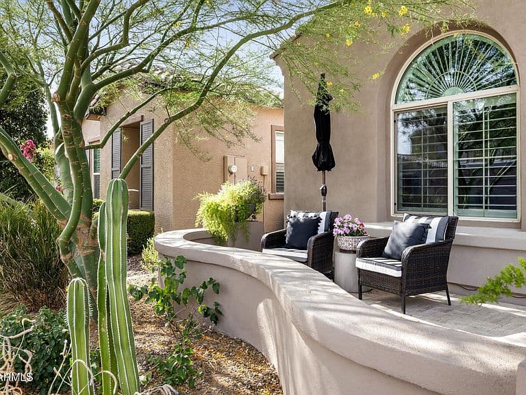 9418 W DALEY Lane photo 3