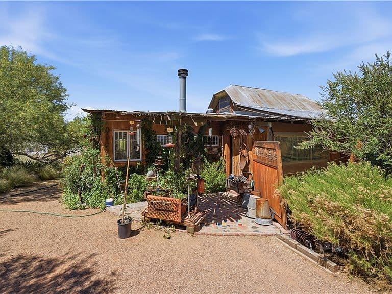 125 E Park Street photo 1