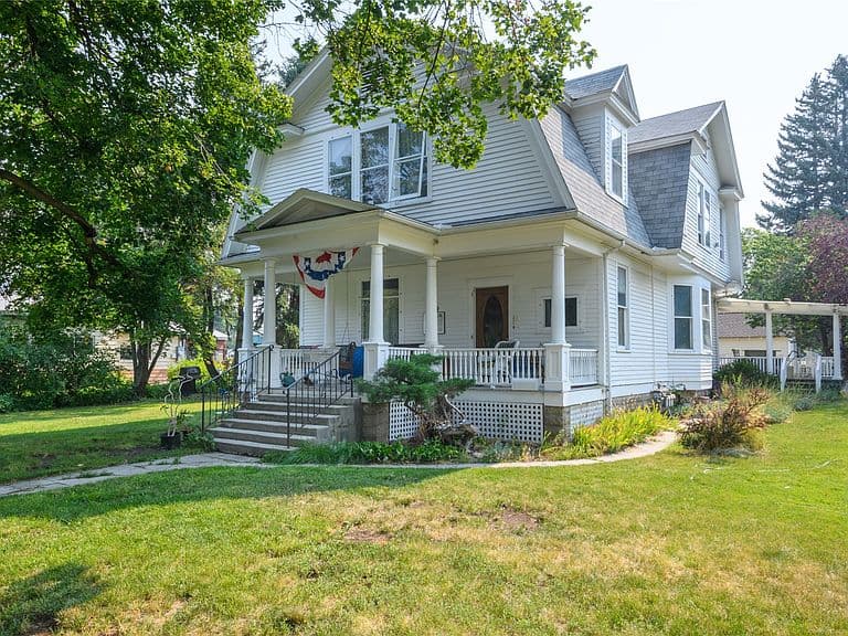 210 Church St photo 1