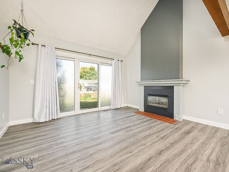 429 Greenspring Pl photo 3
