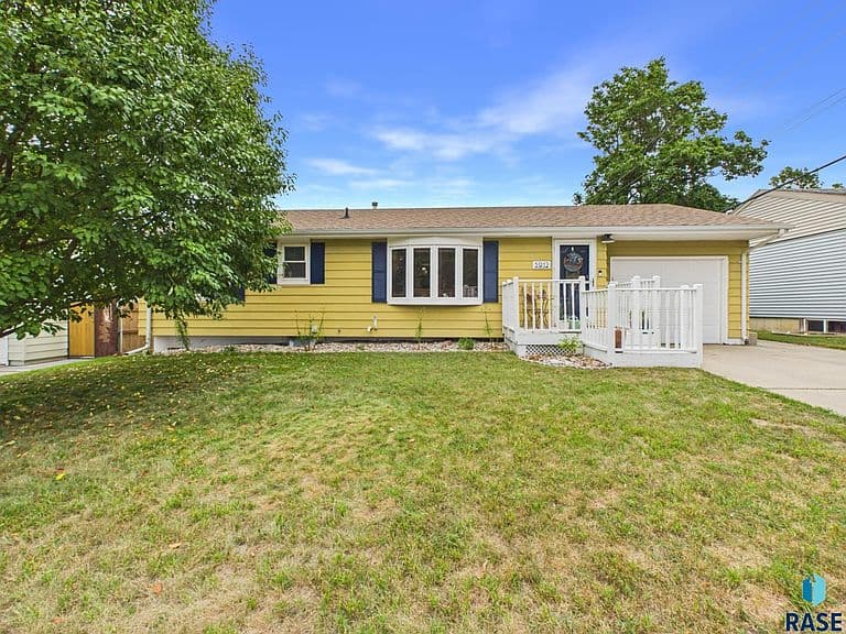 3912 E Claudette Dr photo 1