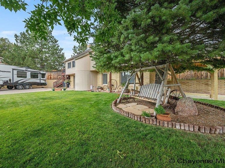 900 Ponderosa Rd photo 3