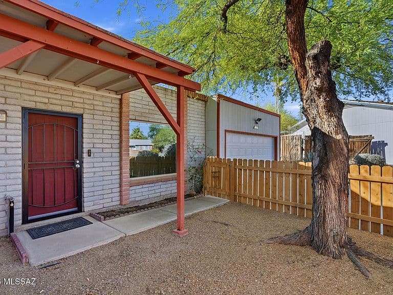 9221 N Macaw Pl photo 3