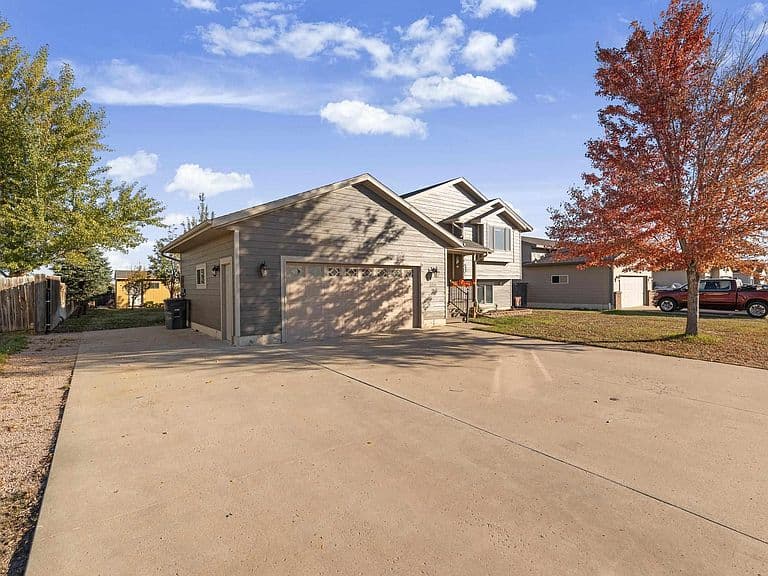 664 Airway Ct photo 3