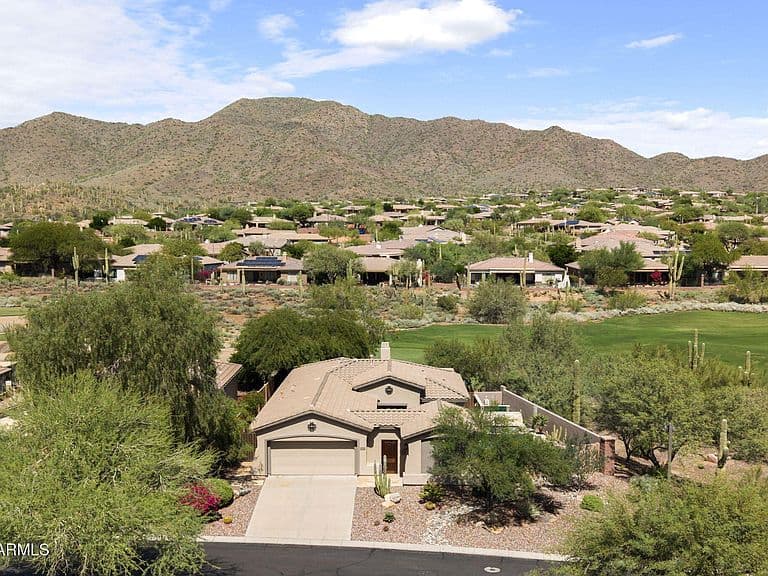 2330 W MUIRFIELD Drive photo 2