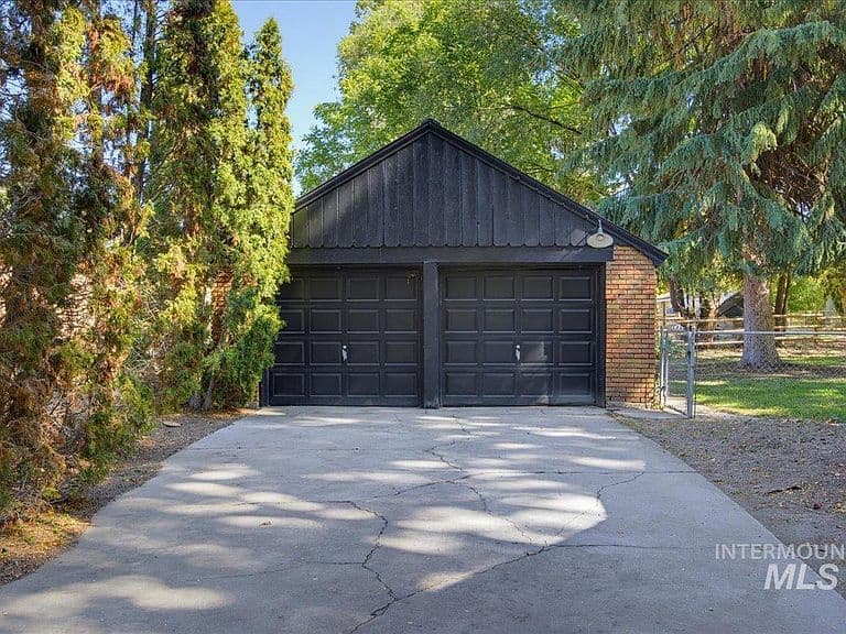 3720 N Collister Dr photo 3