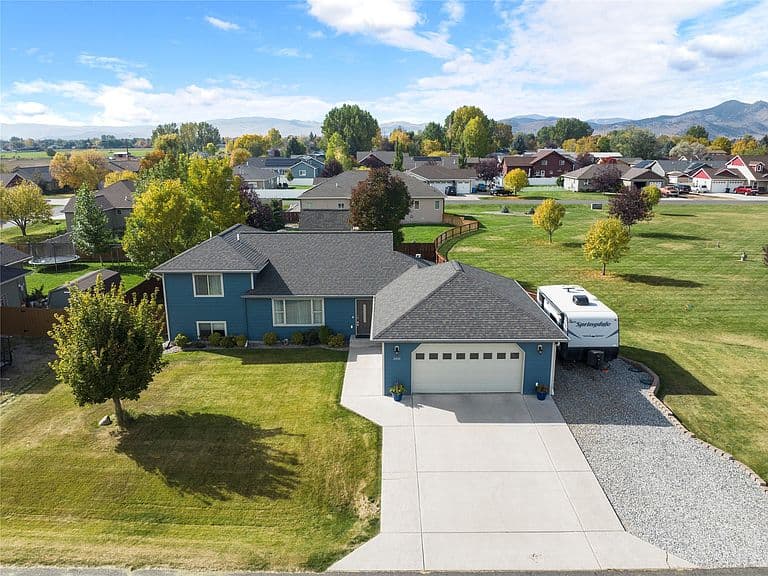 3818 Timothy Ln photo 2