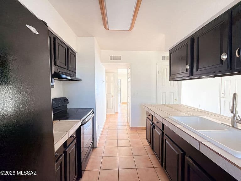5349 S Greenway Dr photo 2
