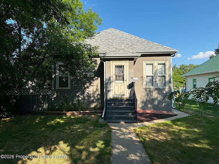 308 4th Ave W photo 1