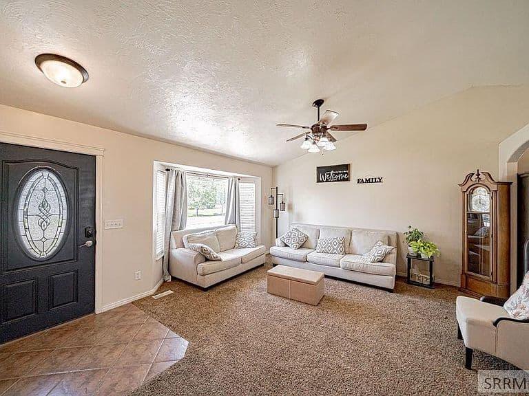 3004 N Wildflower Dr photo 4