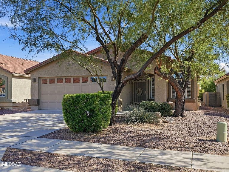 657 W Panorama Vista Dr photo 2