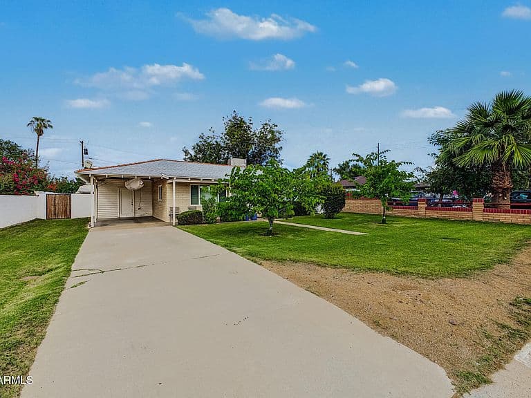 3528 E SHERIDAN Street photo 2