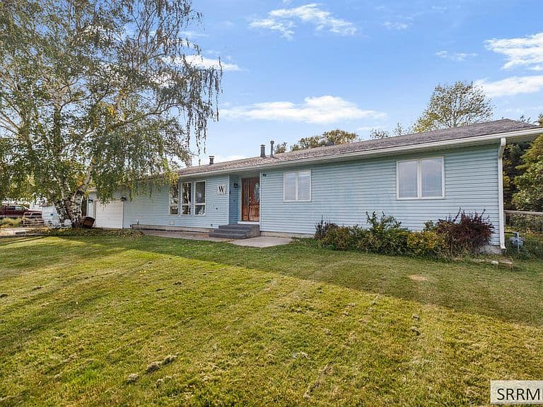 1181 Country Rd photo 3