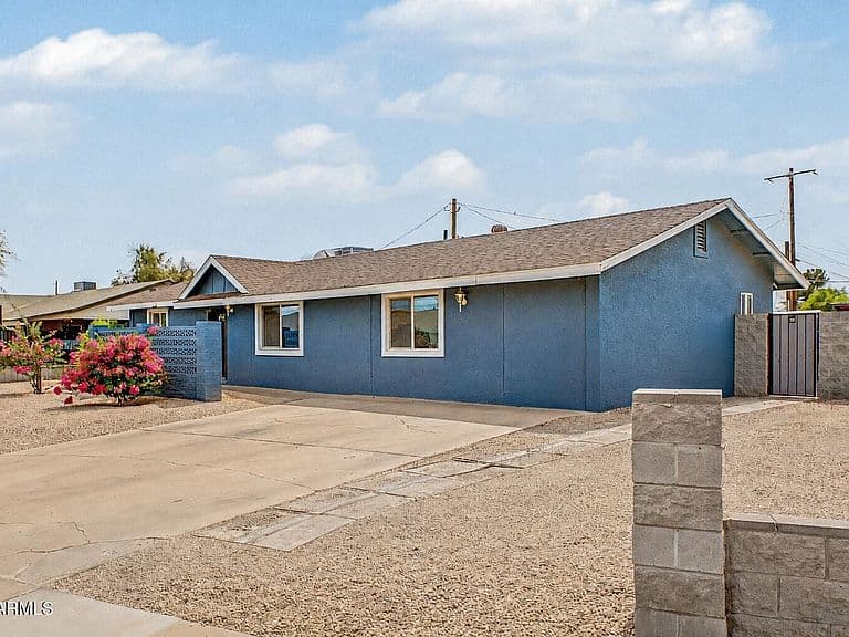 1038 S DREW Street photo 4