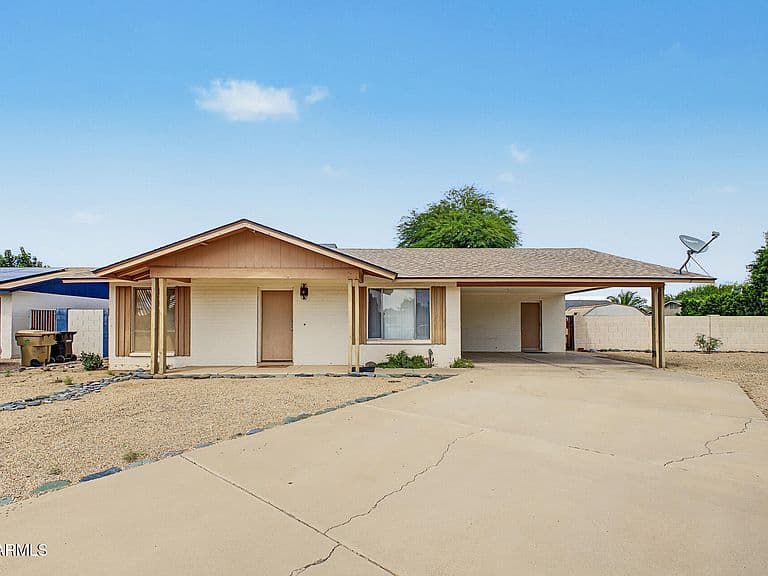 5712 E ESTRID Circle photo 1