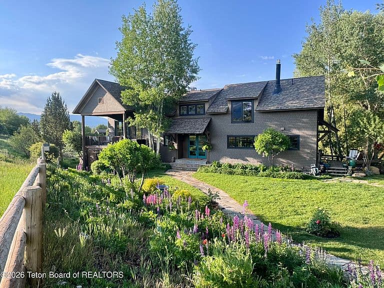 1300 W Preston Ln photo 2