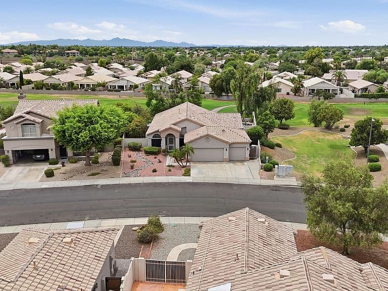6237 W IRMA Lane photo 1