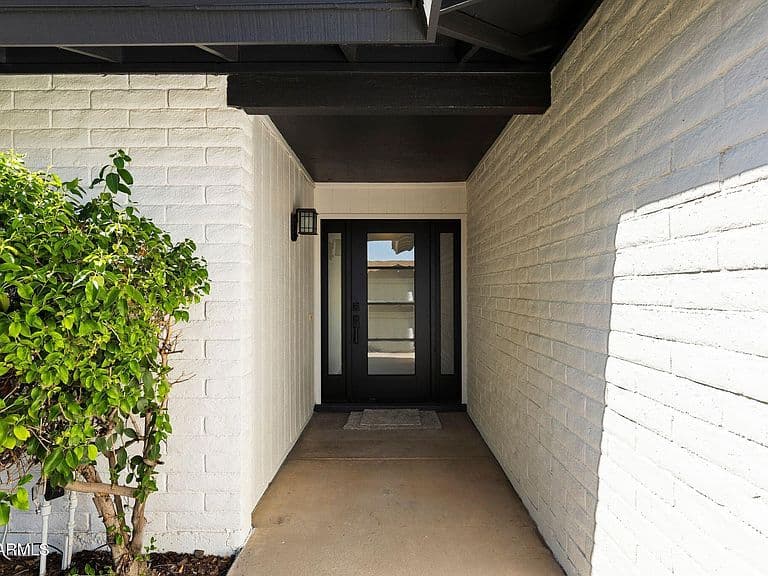 1202 W LOUGHLIN Drive photo 3