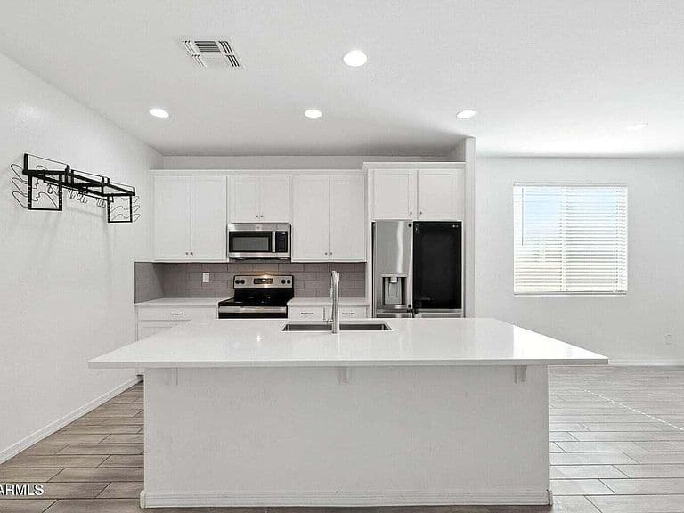 1744 W HOPI Drive photo 4