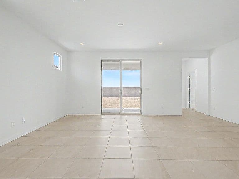 39980 W DESERT FAIRWAYS Drive photo 5