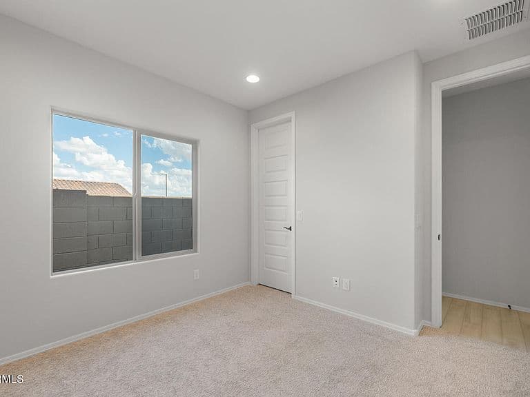 6610 W BANKS Way photo 5