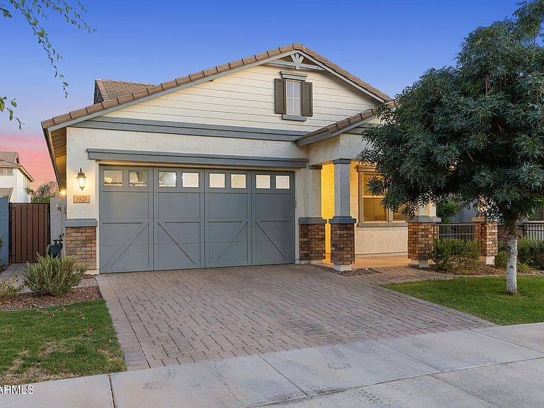 Photo of 3929 E APPALOOSA Road