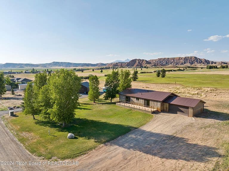 1424 Fairview Dr photo 5