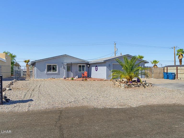 2278 Pheasant Ln photo 2