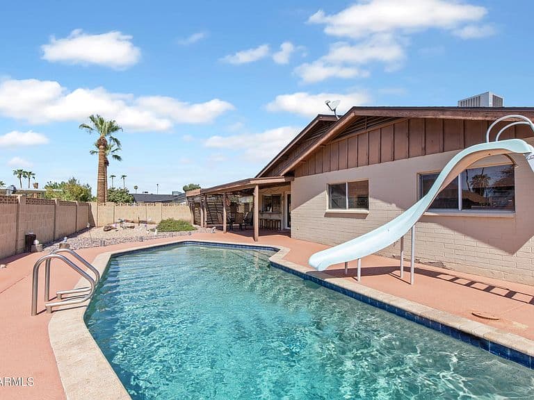 4615 W HAYWARD Avenue photo 1