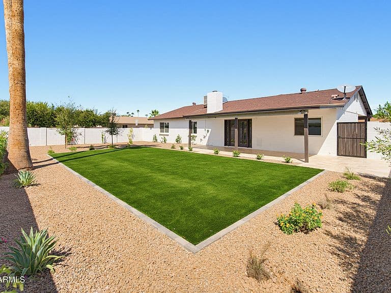 8901 E Lupine Avenue photo 4
