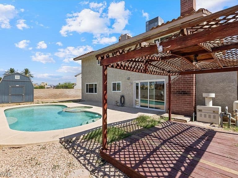 580 Chelsea Dr photo 2